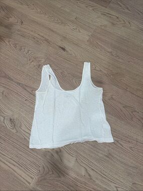 Classic White Scoop-Neck Tank Top - Lightweight Everyday Layer